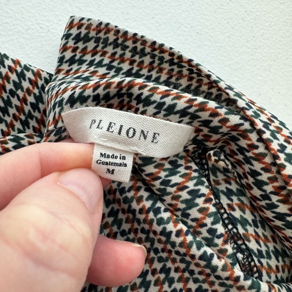 Pleione Houndstooth Tie-collar Blouse 
Size Medium - Picture 8 of 9